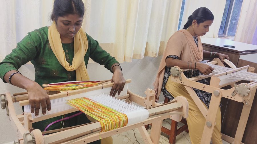 Women learning weaving at Thalir Academy