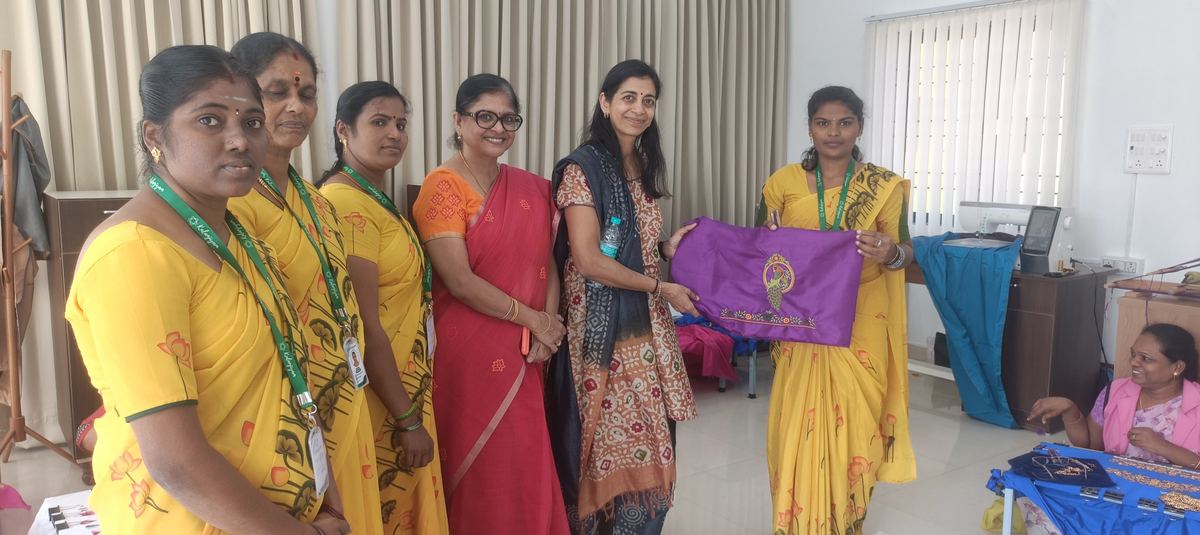 Tailoring class group — hands-on training